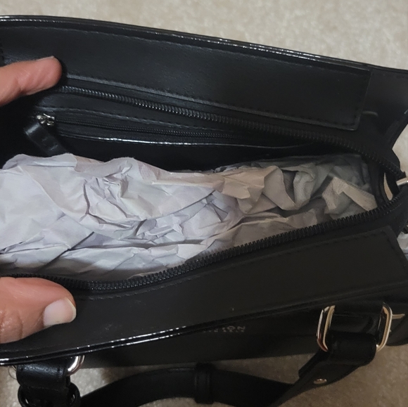 Reaction Kenneth cole small bag with tag - Picture 4 of 5